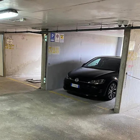 New Sweet Border Monaco Parking 아파트